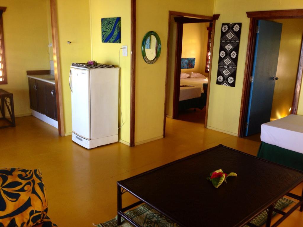 Funky Fish Beach & Surf Resort Solevu Bilik gambar