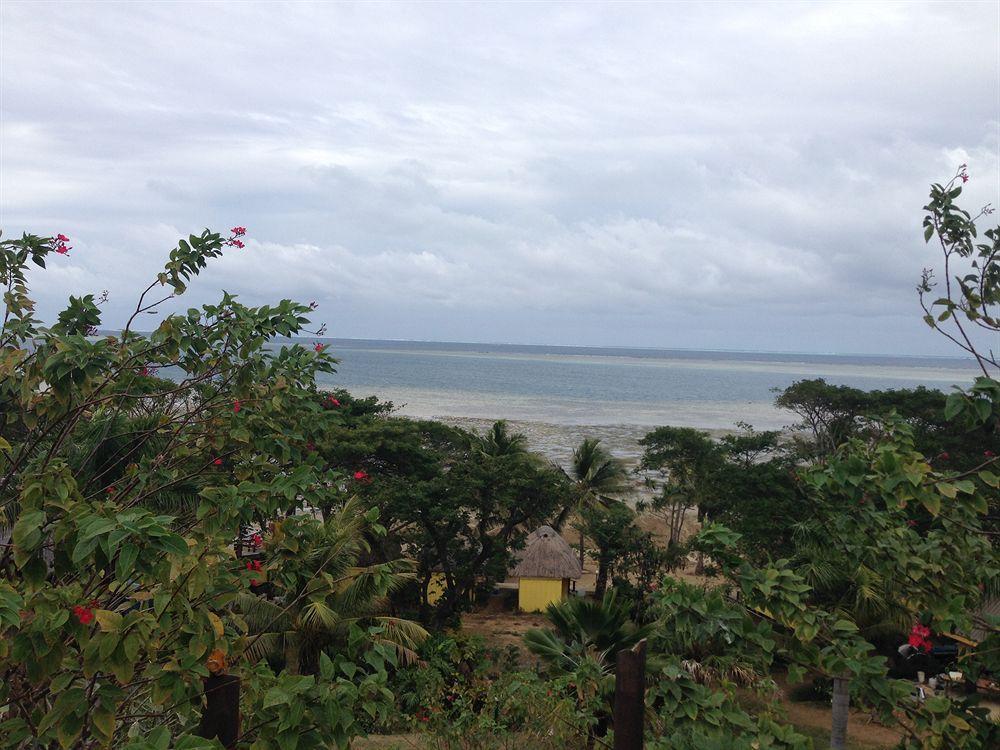 Funky Fish Beach & Surf Resort Solevu Luaran gambar