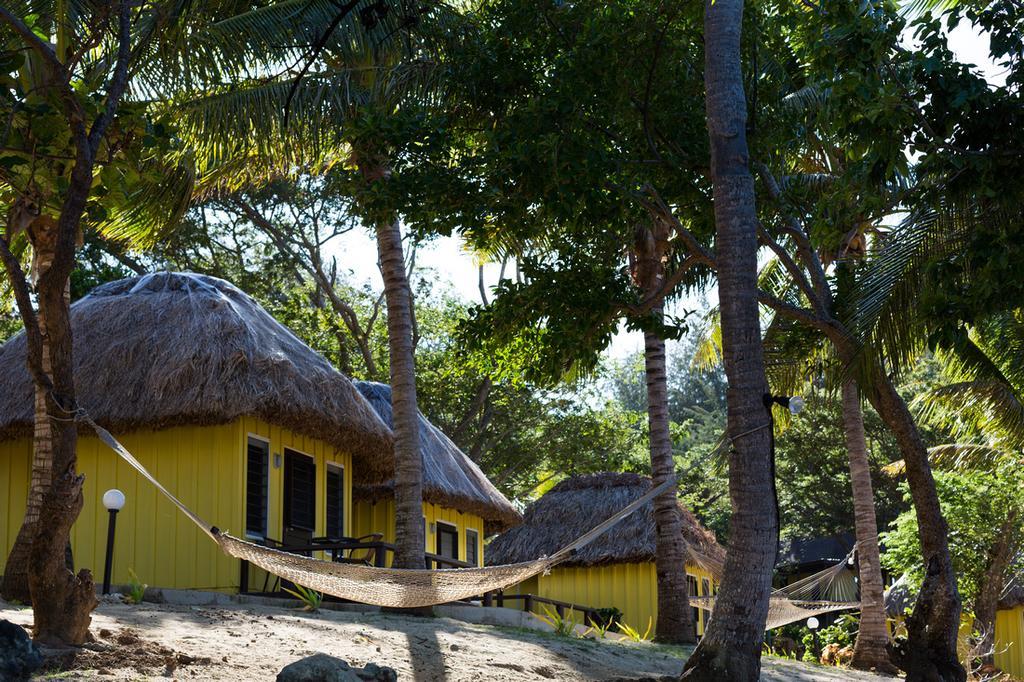 Funky Fish Beach & Surf Resort Solevu Luaran gambar